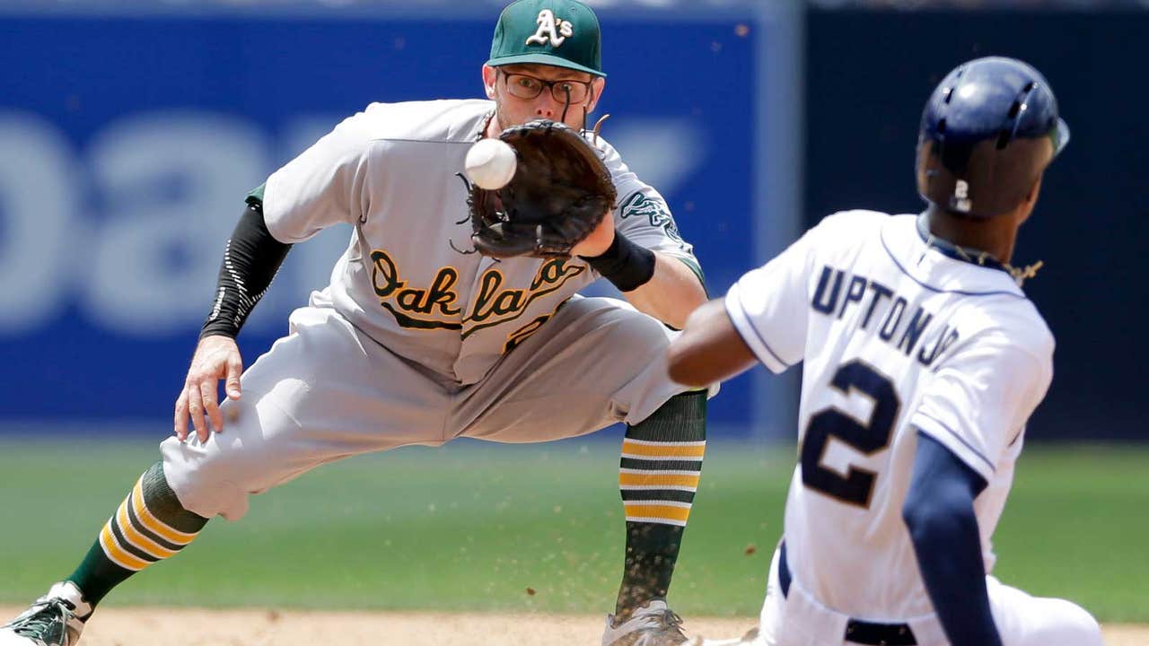 Sogard's RBI single in 9th lifts A's to 6-5 win over Padres